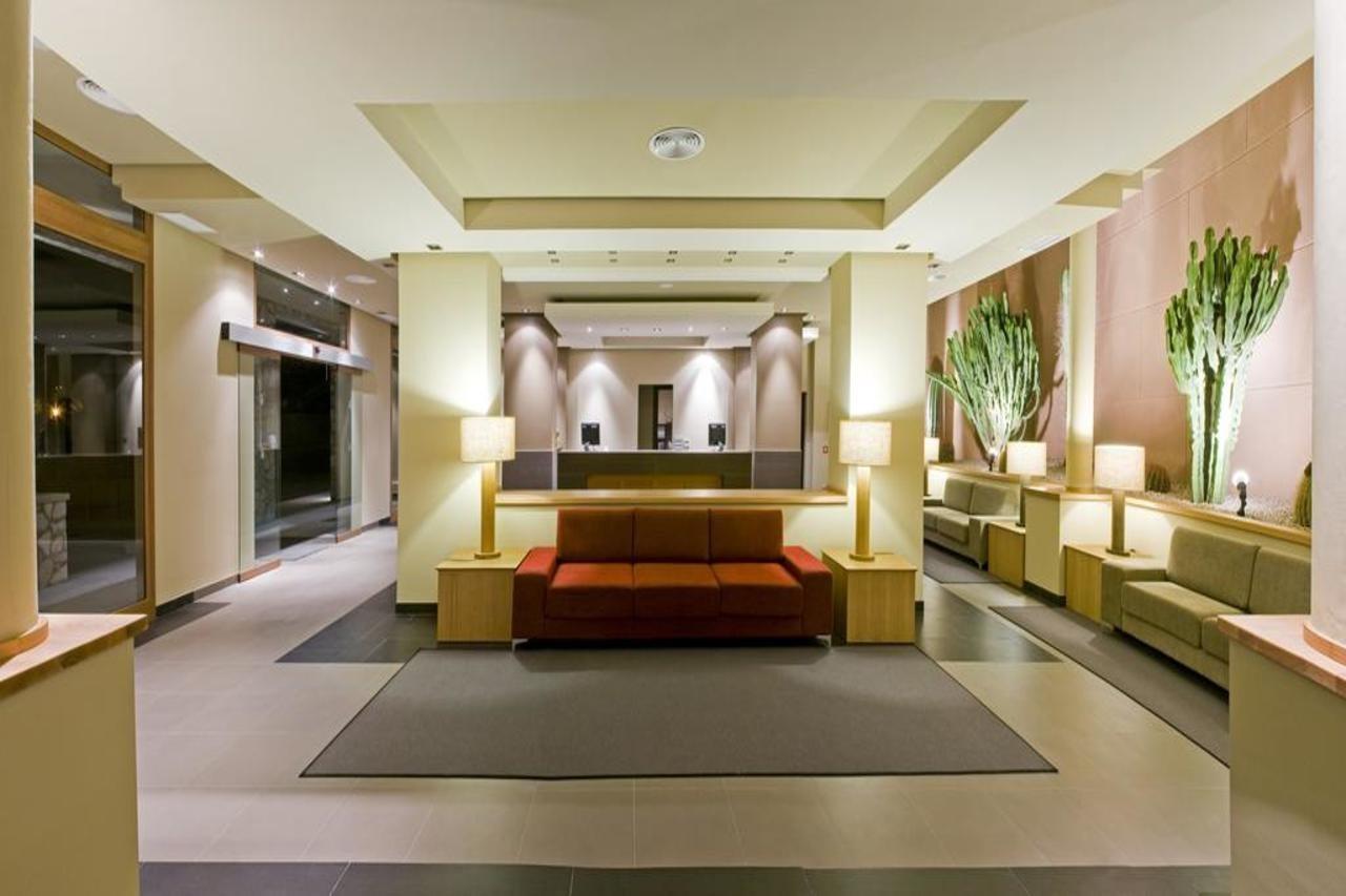 Hotel Playa Calera บาเญ กรันเรย์ ภายนอก รูปภาพ