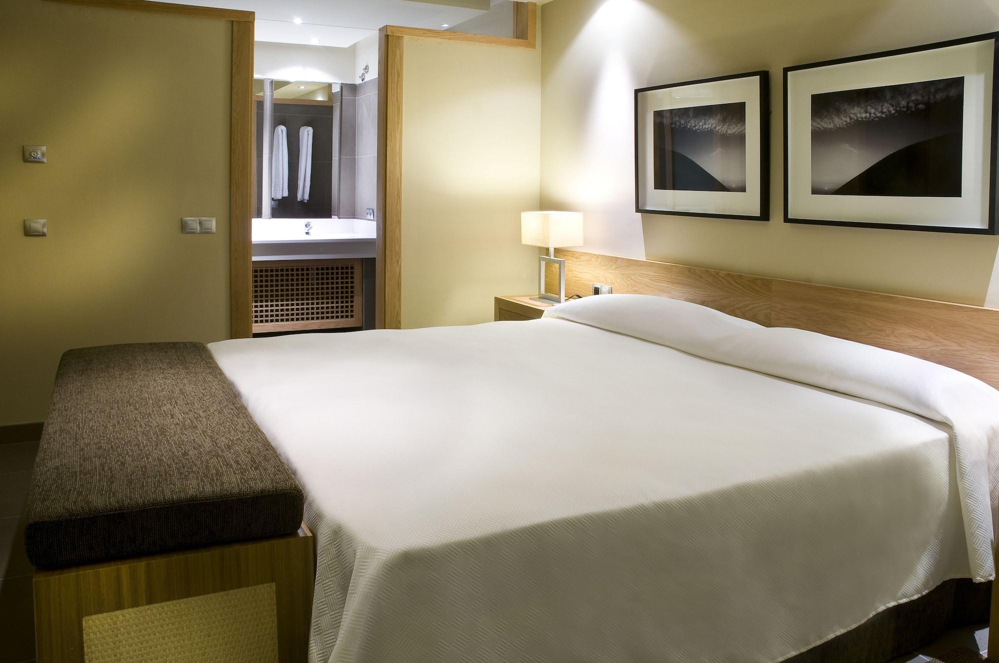 Hotel Playa Calera บาเญ กรันเรย์ ภายนอก รูปภาพ