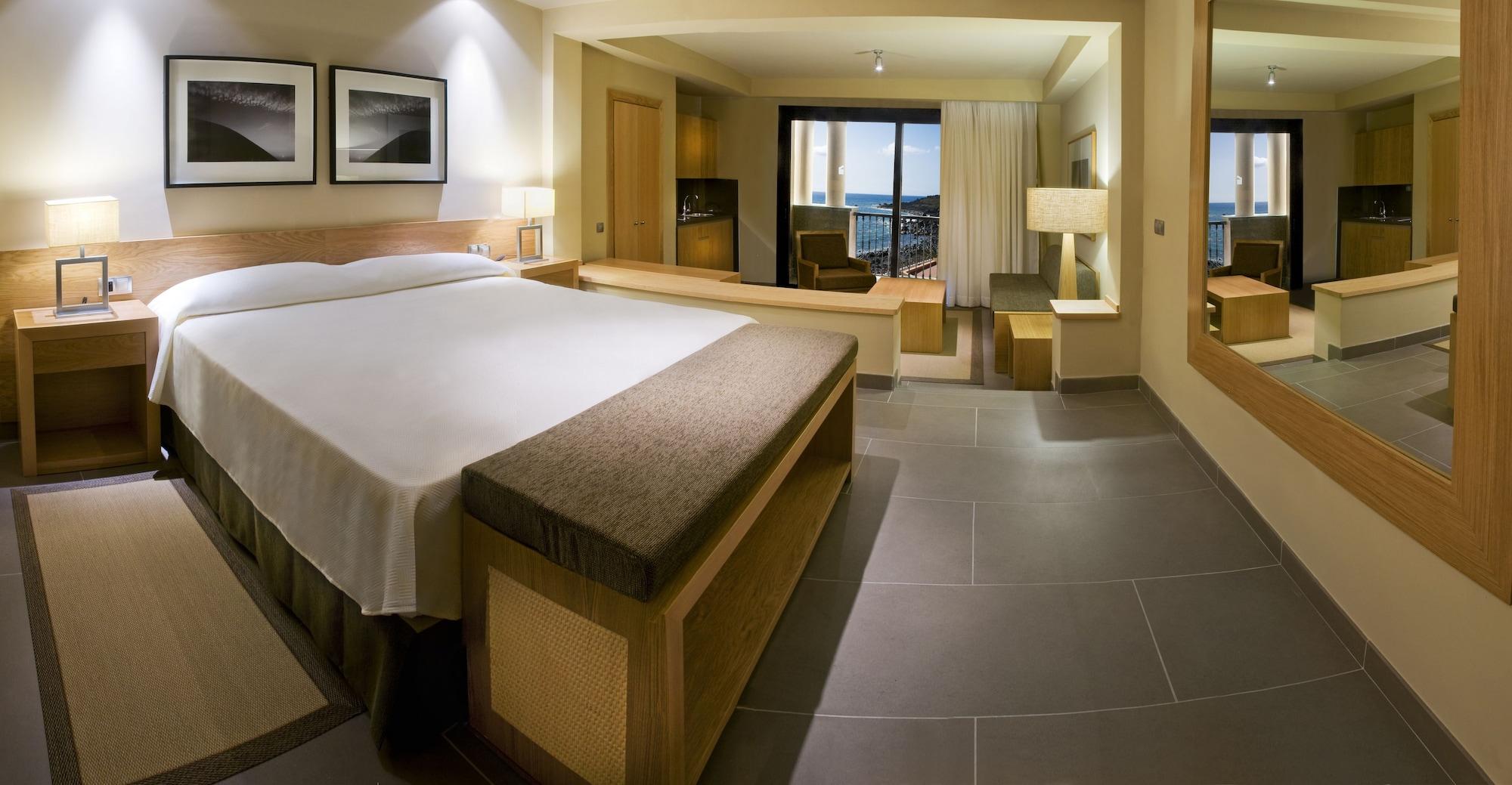 Hotel Playa Calera บาเญ กรันเรย์ ภายนอก รูปภาพ
